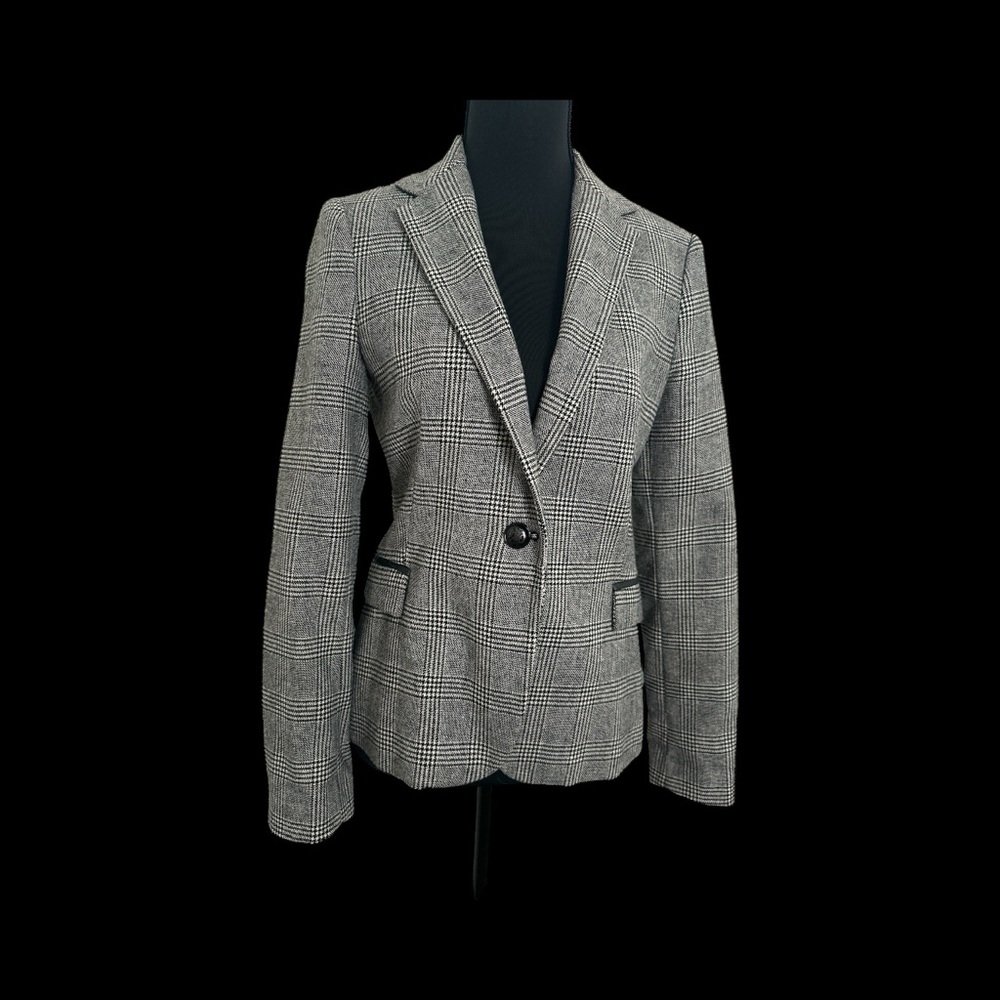 Stylish Plaid Blazer